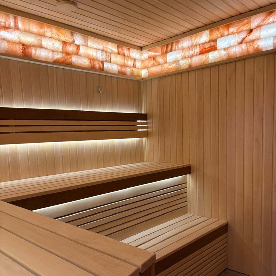 сауна Синий кот с экранами из гималайской соли